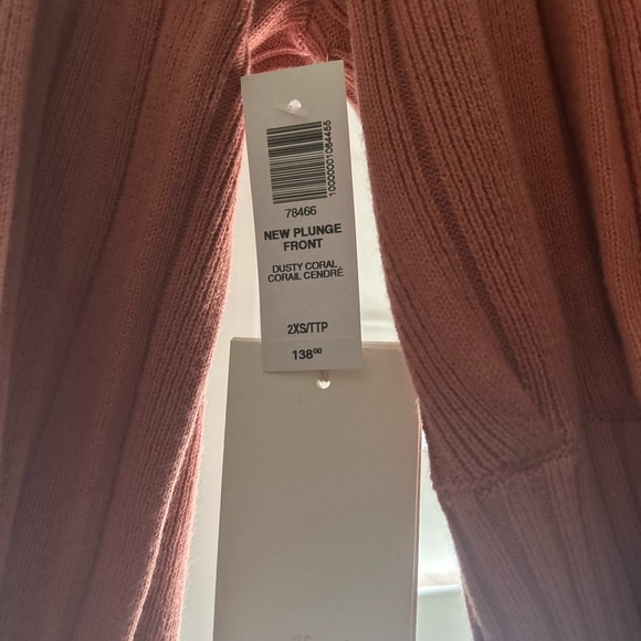 Aritiza wilfred coral front plunge cardigan 🤍 - Picture 2 of 2